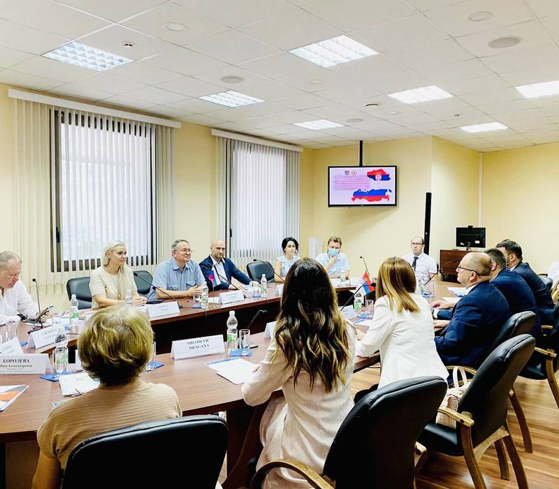 Перспективы сотрудничества Нижегородской области с автономным краем Воеводина Республики Сербии обсудили на встрече в ТПП