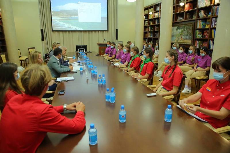 Нижегородские школьники презентовали проект «Культурный код Великих народов» в Артеке