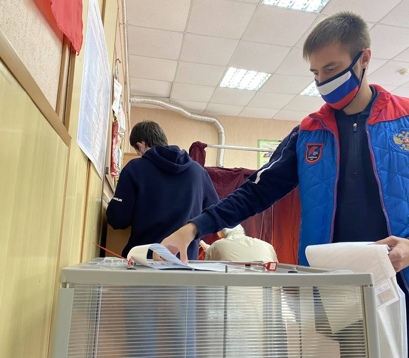 Дзержинские чемпионы-паралимпийцы проголосовали на выборах