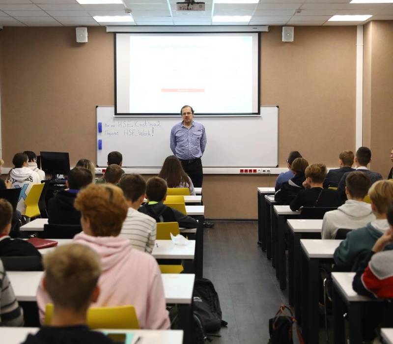 В Нижнем Новгороде стартовало обучение в школе олимпиадного программирования