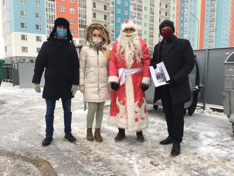 Дед Мороз попросил нижегородцев не перегораживать личными автомобилями подъезд к контейнерным площадкам в праздничные дни