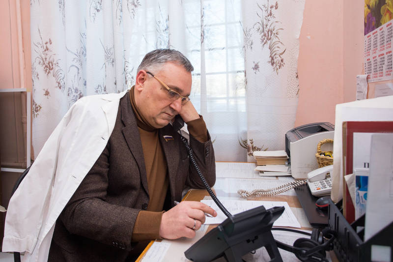 Депутаты дежурят в качестве волонтеров в медицинских учреждениях Нижегородской области