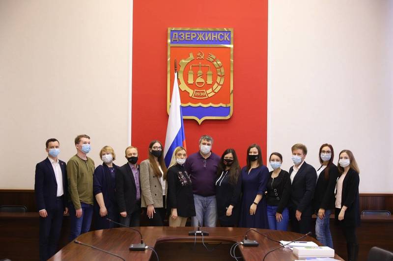 Глава Дзержинска Иван Носков встретился с представителями молодежных организаций, реализующих социальные проекты 
