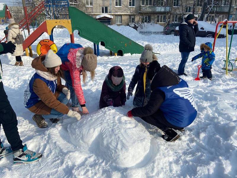 Волонтеры Победы Нижегородской области и Студенческие отряды Нижегородской области провели зимние праздники во дворах