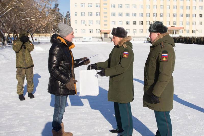 В День защитника Отечества для юнармейцев провели экскурсию по воинской части 