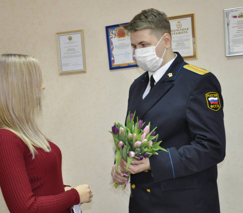 Судебные приставы провели акцию «Вам, любимые» 
