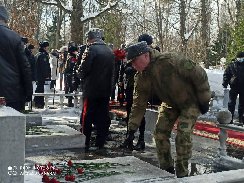 Память сотрудников Волго-Вятского РУБОПа, погибших при исполнении служебного долга, почтили в Нижнем Новгороде