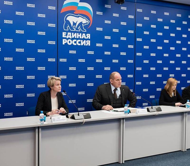 Больше половины федерального оргкомитета предварительного голосования «Единой России» - общественники