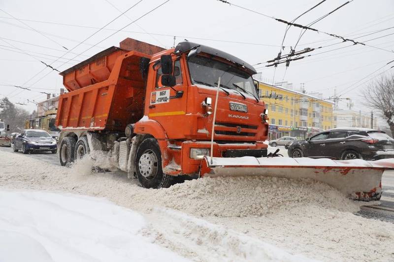 Работы по вывозу снега в Дзержинске продолжаются ежедневно