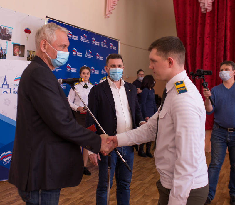 Нижегородским кадетам вручили награды за участие в Параде Памяти, посвященном легендарному параду в Куйбышеве 1941 года