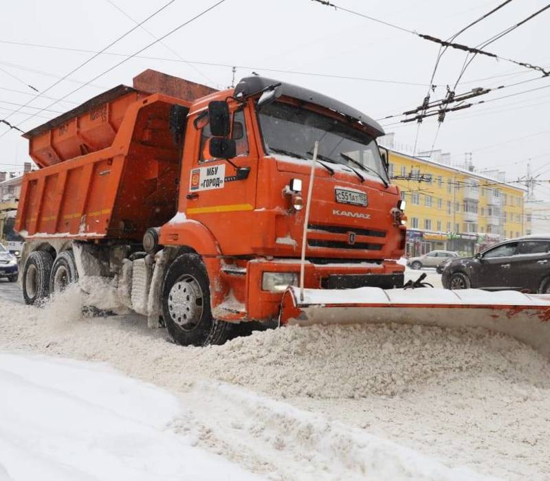Работы по вывозу снега в Дзержинске продолжаются ежедневно