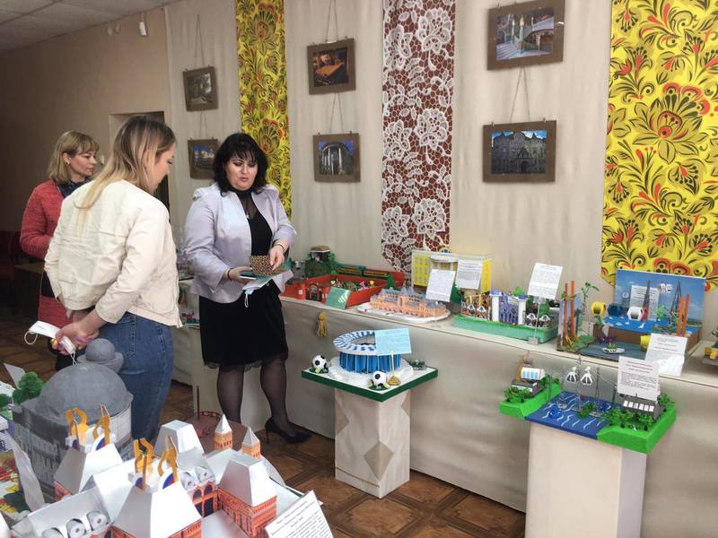 Специалисты Минэкологии Нижегородской области оценили макеты на выставке «Любимые места любимого города»