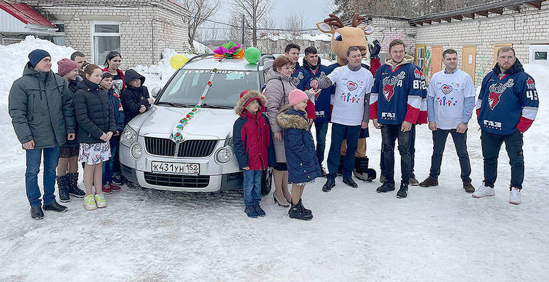 Хоккеисты «Торпедо» вместе с волонтерами генерального спонсора команды «Группы ГАЗ» стали участниками благотворительной акции