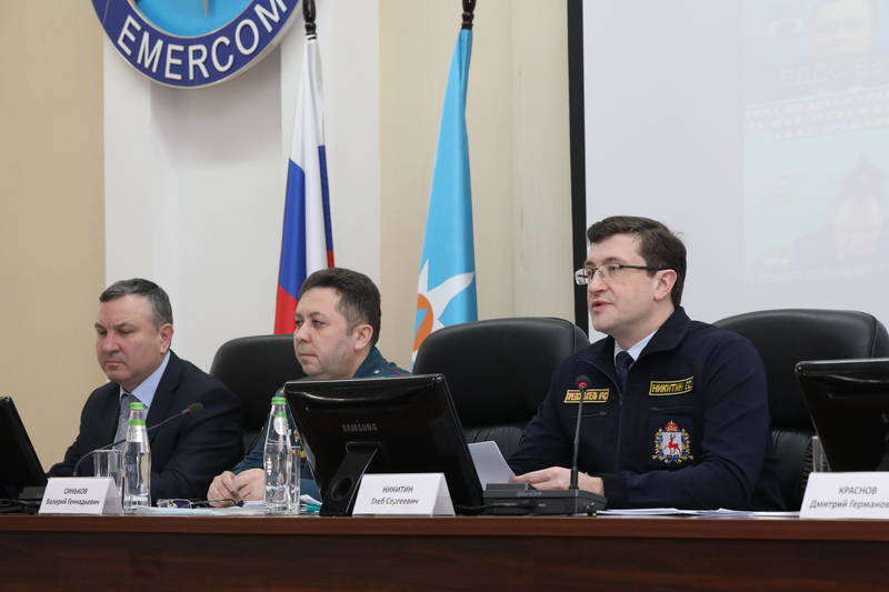 Глеб Никитин поручил главам муниципалитетов оперативно реагировать на все сообщения жителей о паводковой ситуации