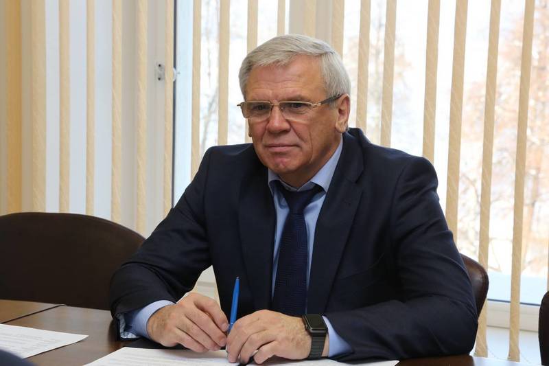Поздравление Председателя Законодательного Собрания Нижегородской области Евгения Люлина с Днем учителя