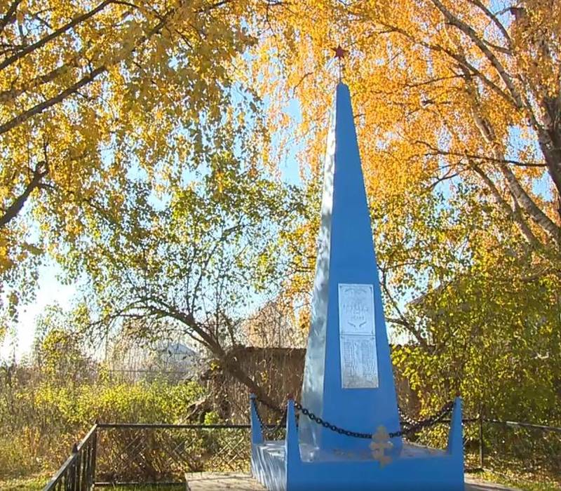 В Борском округе по программе «Вам решать» отремонтировали участок сельской дороги и памятник воинам 