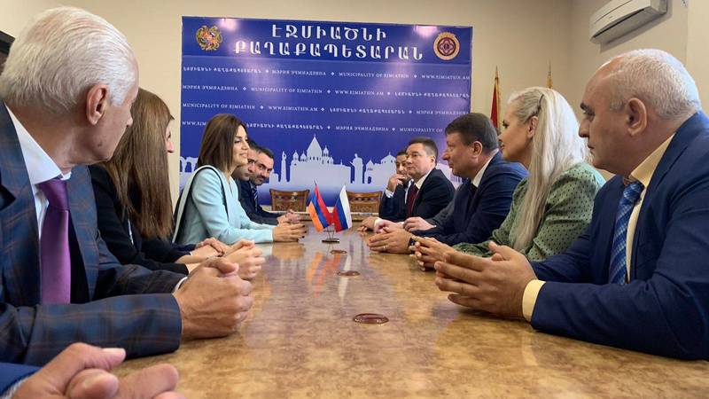 Соглашение о побратимстве заключили Арзамас и город Вагаршапат в Армении