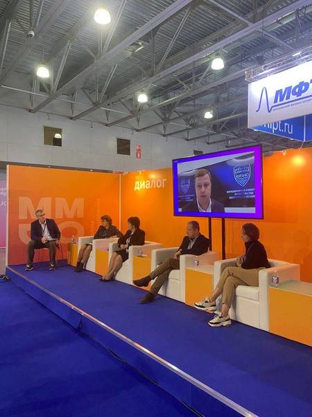 Сотрудничество вузов, региона и предприятий как зону роста обсудили на Московском международном салоне образования