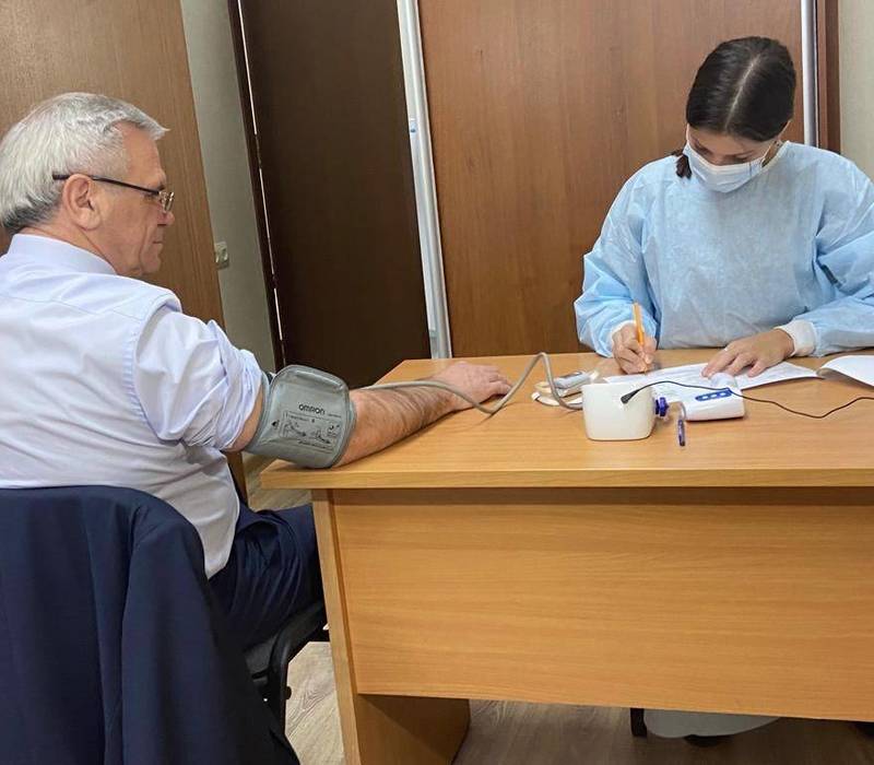 Председатель Законодательного Собрания Евгений Люлин сделал прививку от COVID-19