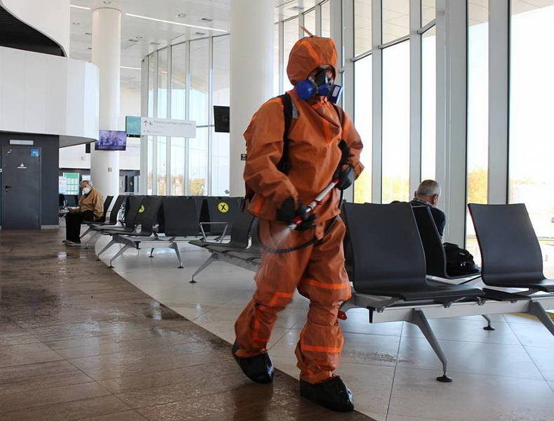 В Международном аэропорту Нижнего Новгорода имени Чкалова провели плановую дезинфекцию