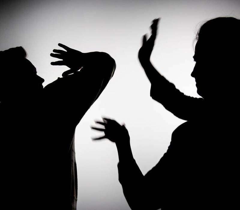 Тень бывших супругов преследует несчастливые семьи