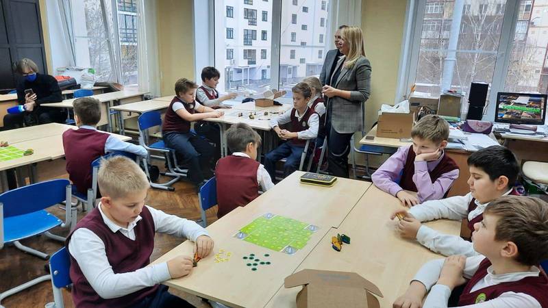 В рамках проекта «Экопривыкай» школьникам лицея №40 презентовали обновленную экоигру «Как управлять отходами»