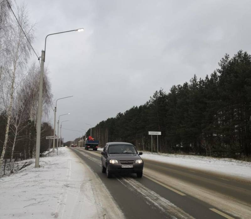 Новое освещение смонтировано на Западном подходе к Павлову в Нижегородской области по нацпроекту «Безопасные качественные дороги»