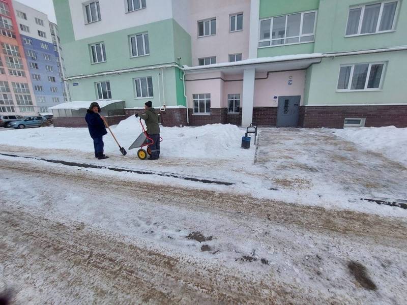 Пять административных дел за плохую уборку снега во дворах возбуждено в городе Бор за неделю