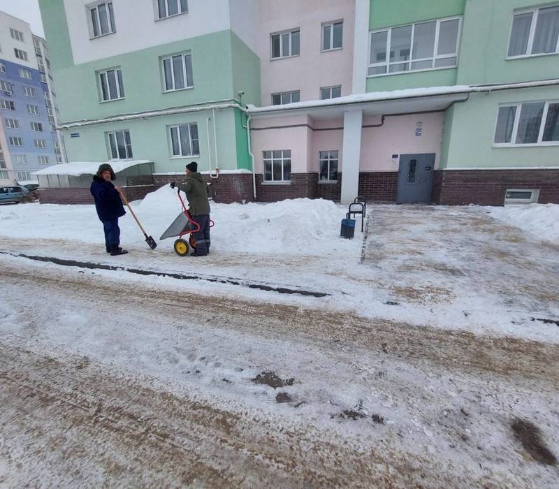 Пять административных дел за плохую уборку снега во дворах возбуждено в городе Бор за неделю