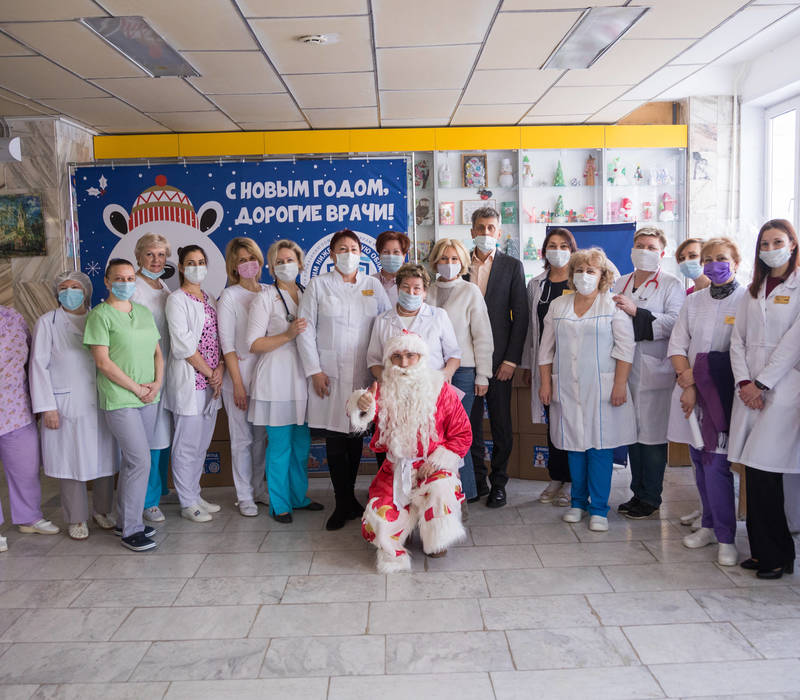Детей, находящихся на лечении в больницах, и медиков поздравляют с наступающим Новым годом в Нижегородской области