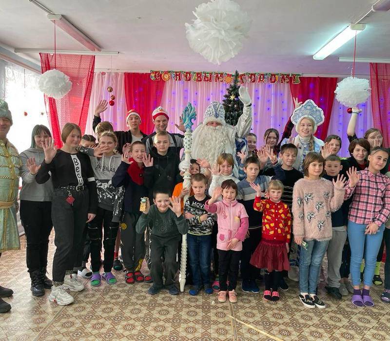 180 детей из реабилитационных центров в 10 районах Нижегородской области поздравили с наступающим Новым годом
