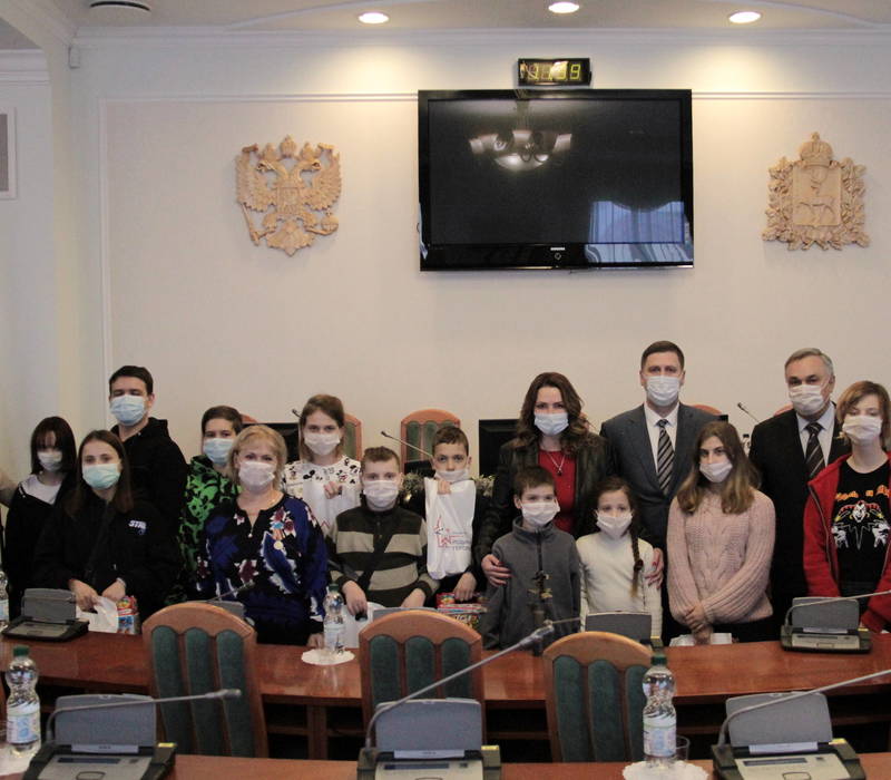 Дети из Донецка посетили Законодательное Собрание Нижегородской области