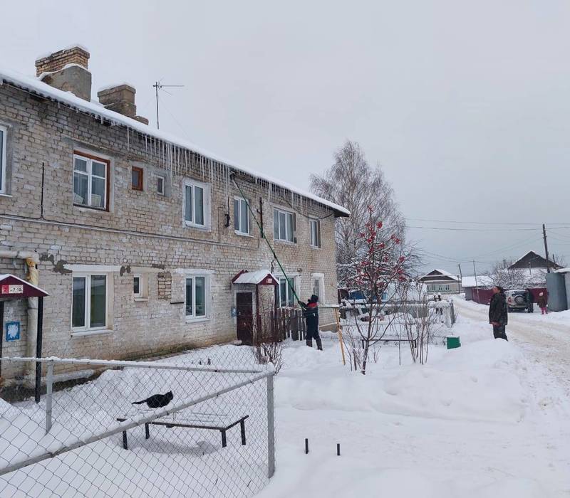 Борский отел ГЖИ возбудил 13 административных дел за три дня из-за плохой уборки снега и сосулек