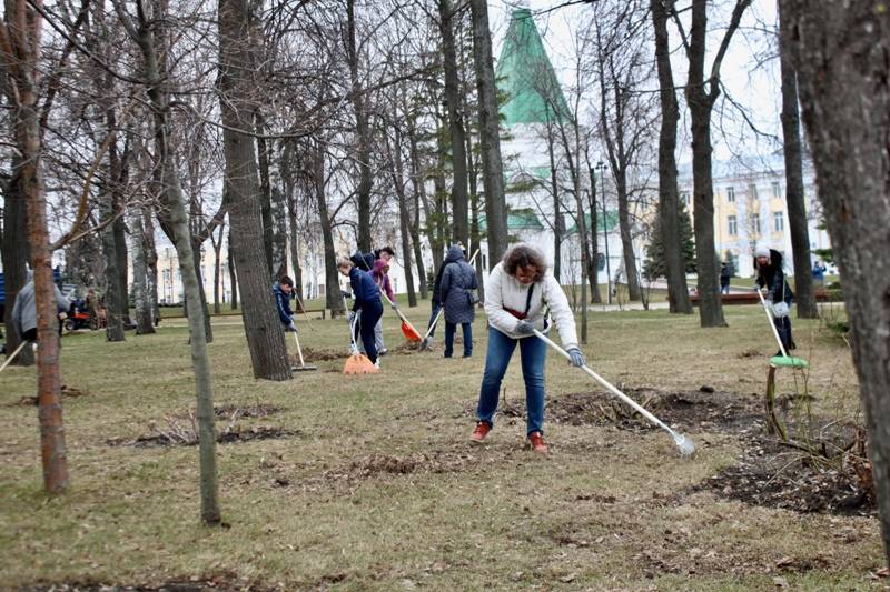 В Нижегородском кремле прошел экологический субботник 