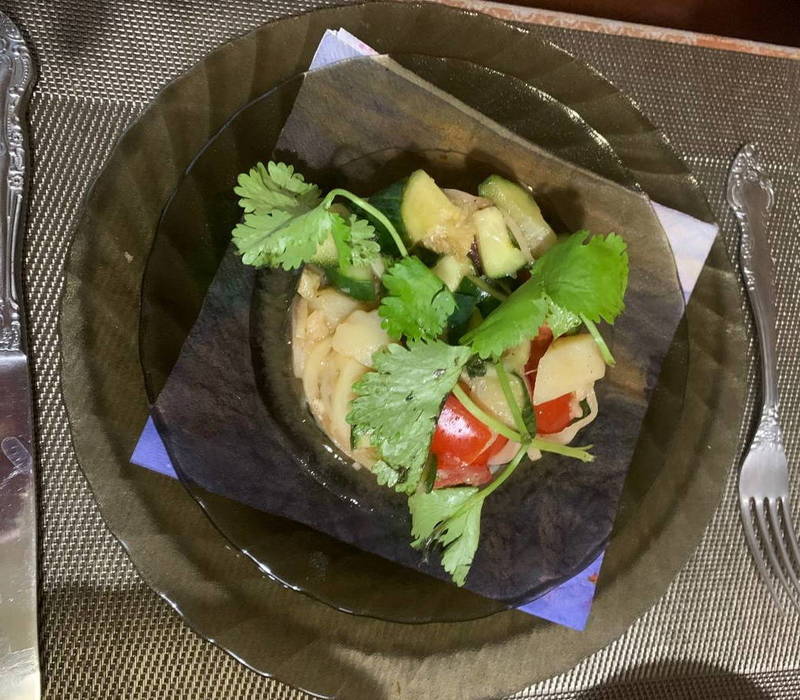 Салат с малосольными огурцами