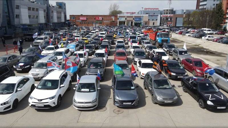 Автопробег под девизами «Za Мир! Труд! Май!», «Za мир без нацизма!» проследовал по территории Нижегородской области