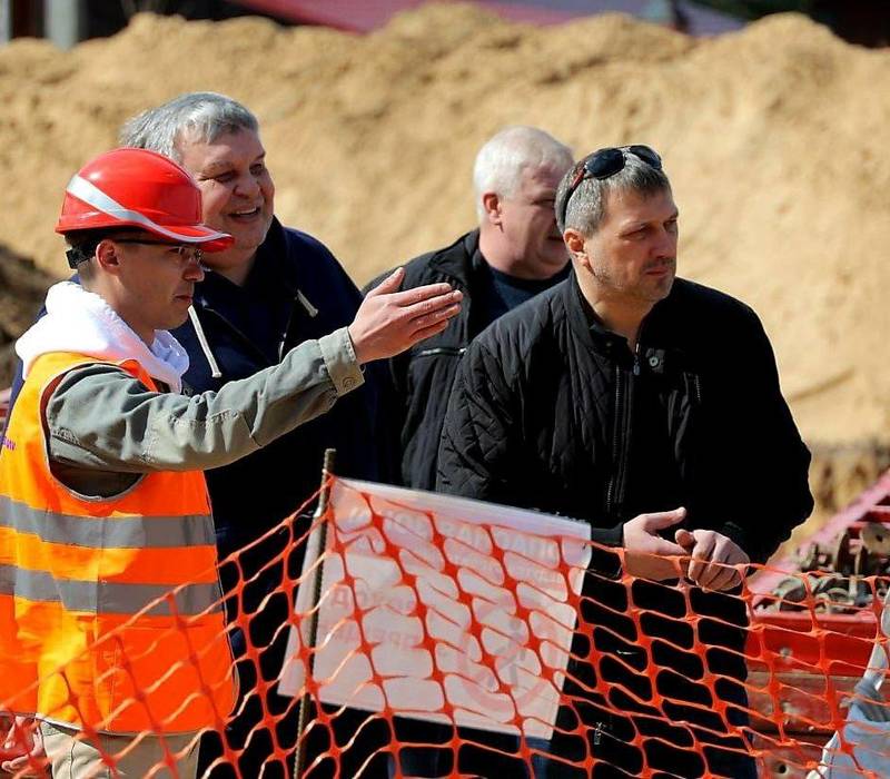 Глава Дзержинска Иван Носков проверил ход строительства водовода к поселкам Пыра и Пырские дворики 