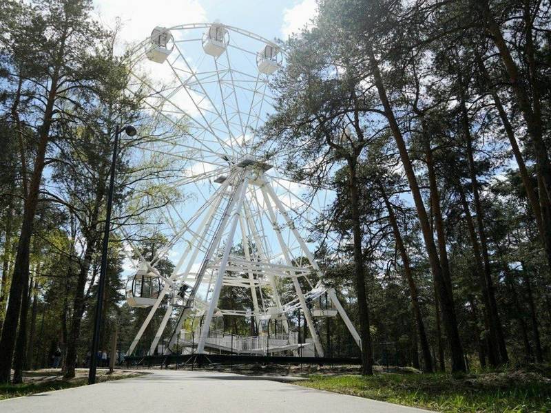 В Центральном парке Дзержинска начало работать «Колесо обозрения»
