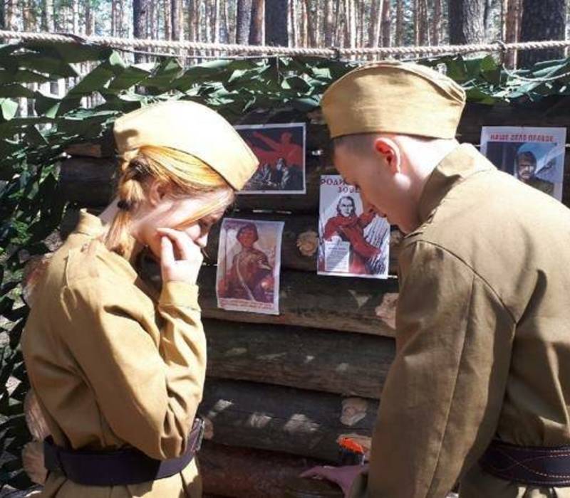 Жители Выксы в преддверии Дня Победы стали участниками исторических квестов и исполнили военные песни