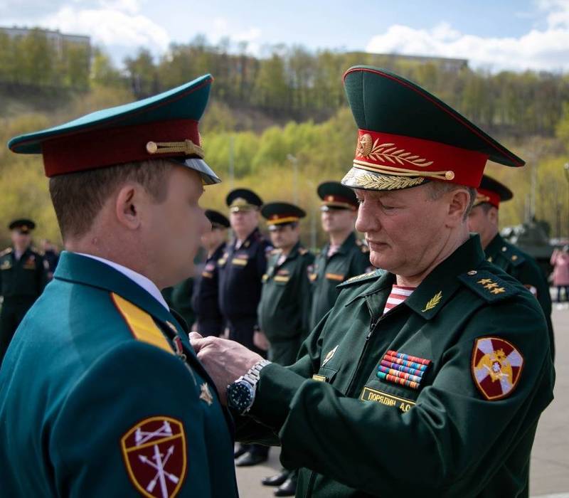 Командующий Приволжским округом Росгвардии вручил в Нижнем Новгороде награды военнослужащим