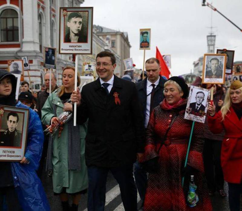Глеб Никитин принял участие в шествии «Бессмертного полка» в Нижнем Новгороде