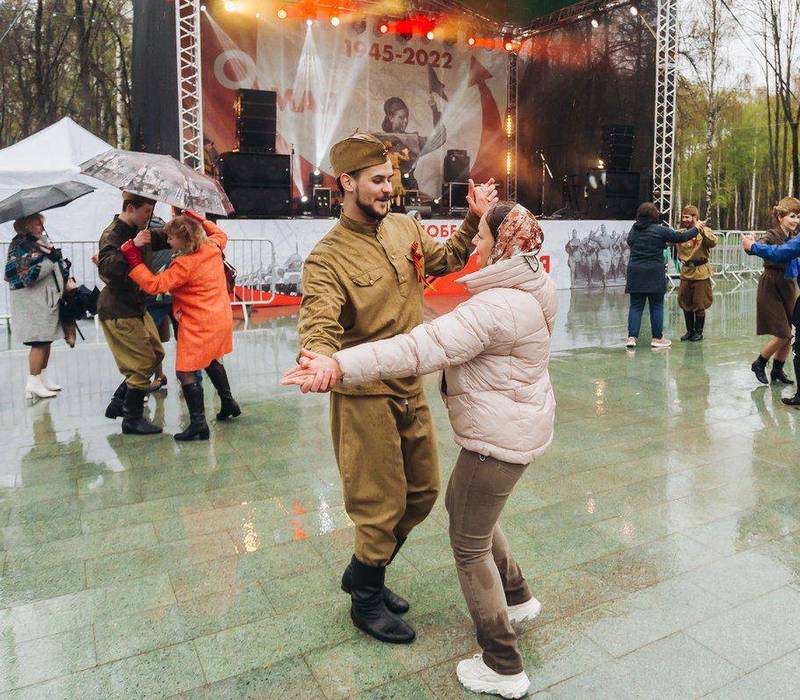 В Нижнем Новгороде прошла акция «Вальс Победы» 