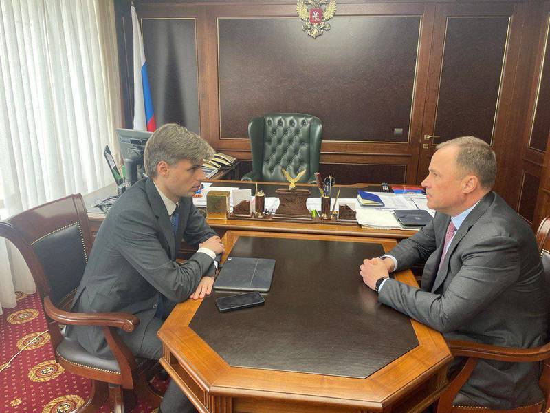 Полномочный представитель президента РФ в ПФО Игорь Комаров и замминистра транспорта РФ Дмитрий Баканов провели рабочую встречу