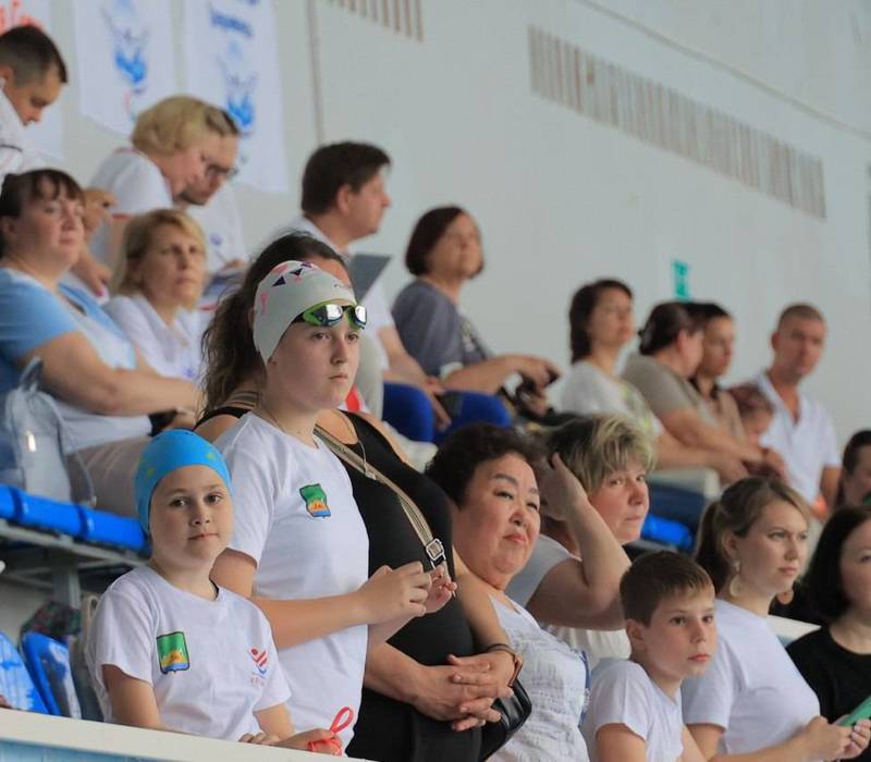 В Дзержинске стартовали первые в России юношеские соревнования по плаванию лиц с ПОДА