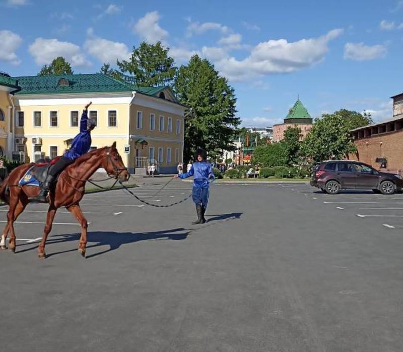 На территории Нижегородского кремля состоялось конное представление, посвященное Дню России 