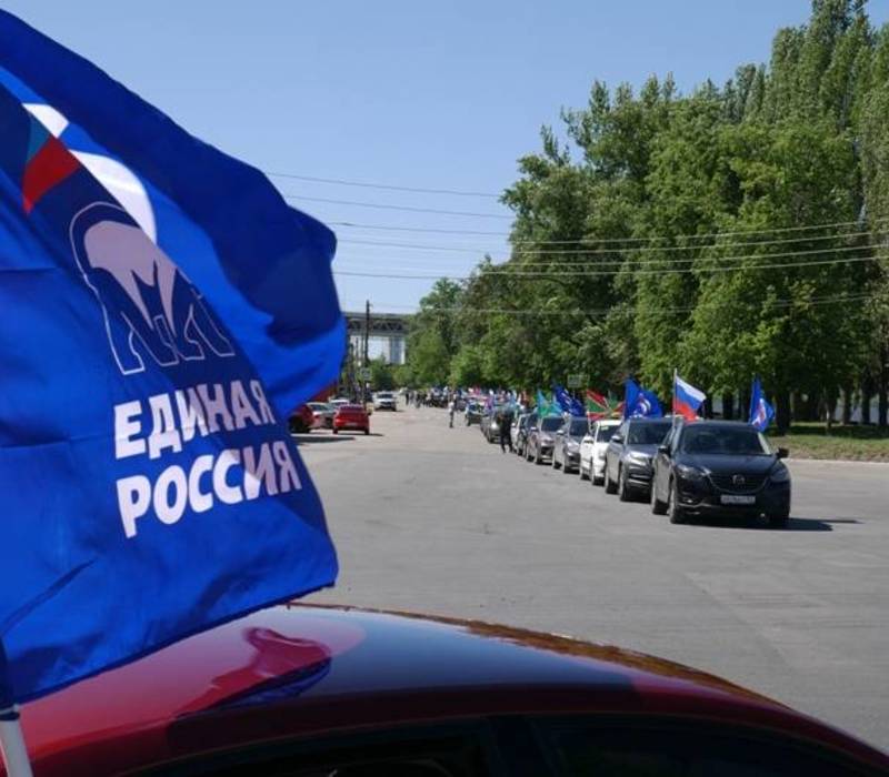 «Россия, вперед!»:  в Нижнем Новгороде прошел автомотопробег в честь российских военнослужащих 
