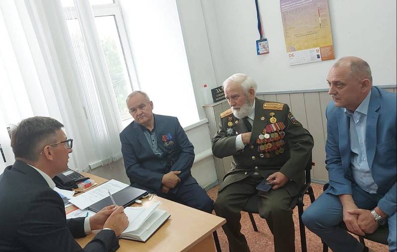 Госюрбюро провело горячую линию, приуроченную ко Дню ветеранов боевых действий