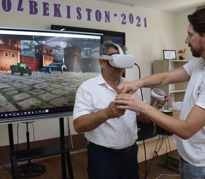 Почти две тысячи жителей Бухарской области познакомились с нижегородским мобильным «Кванториумом» в июне