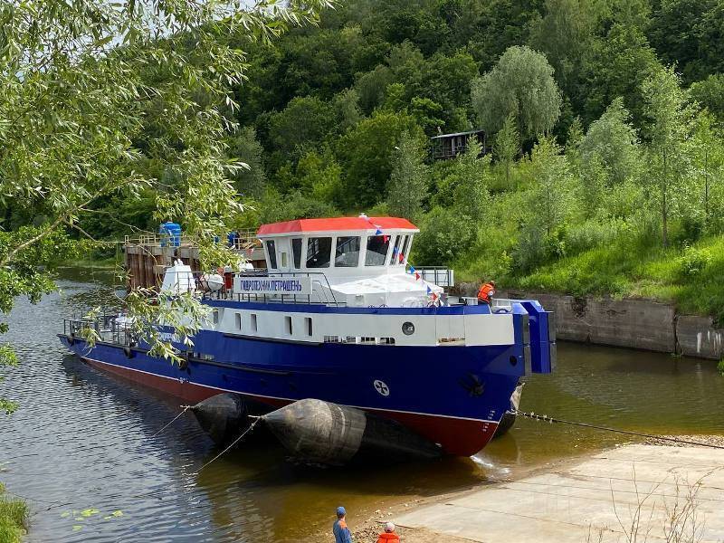 Два обстановочных судна спустили на воду в Нижегородской области