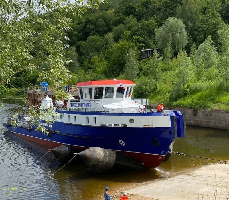 Два обстановочных судна спустили на воду в Нижегородской области